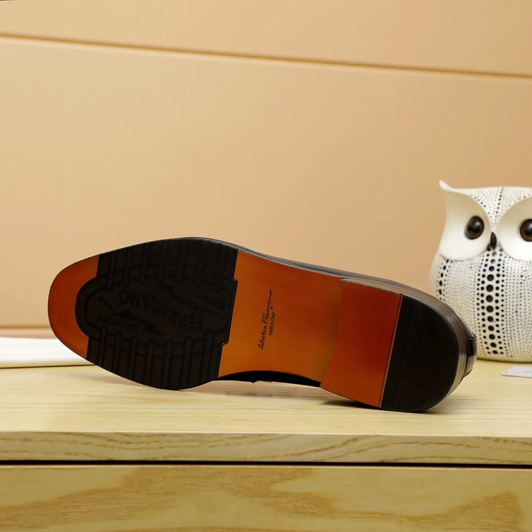 Factory price 420 🔥Ferragamo's new men's casual slip-on shoes🇨🇳Official website original 1:1 mold opening, original quality💯Fine workmanship, high-end luxury☘The upper is made of imported Italian first-layer cowhide🌴🐑leather lining🍓Rubber wear-resistant and non-slip outsole, breathable and comfortable to wear🍍The first choice for high-end men🍉Black, size 38-45